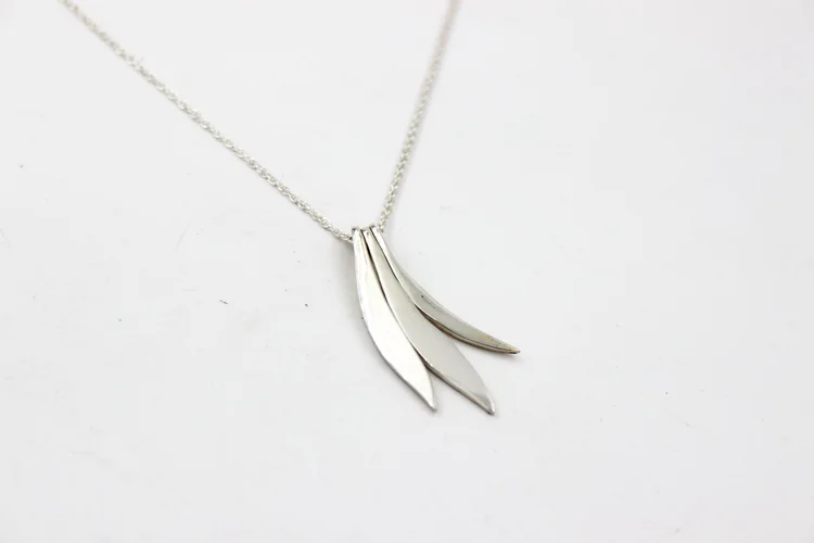 'Flow' silver necklace