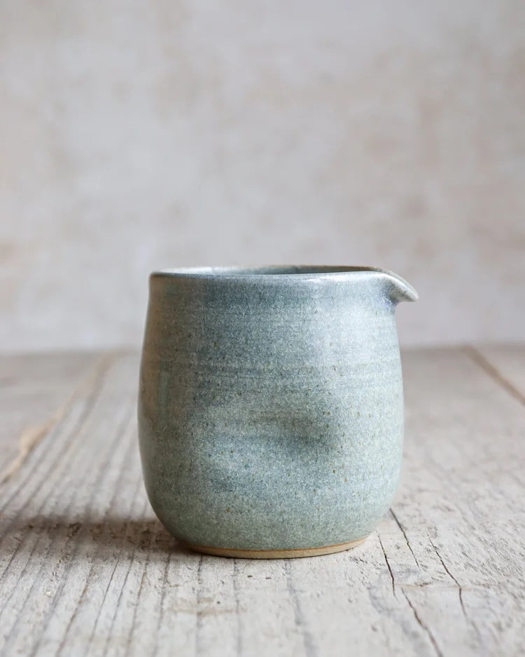 Stoneware dimple pourer