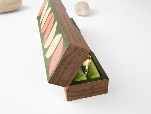 Tulip Ring Holder