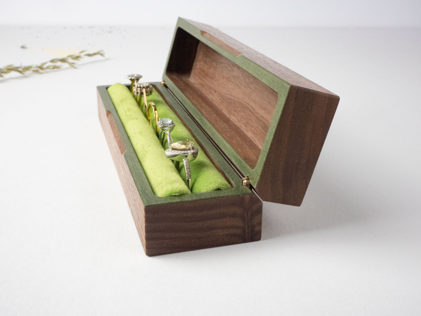 Vega Ring Holder 2