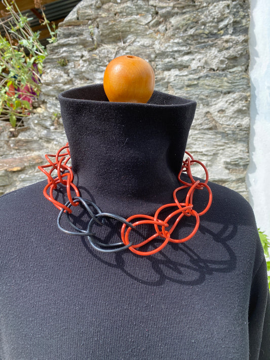 Russet and Black Link Neklis