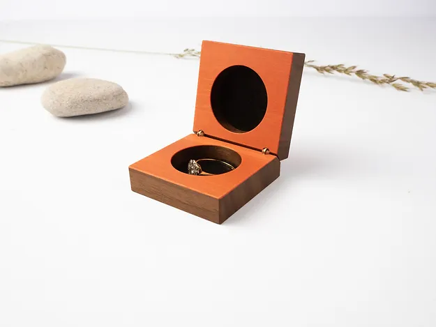 Helia Ring Box