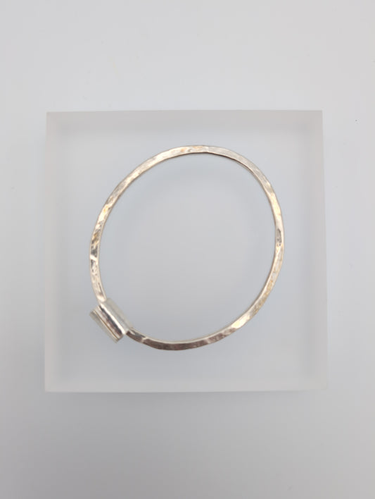 Recycled silver bangle with ripcurl