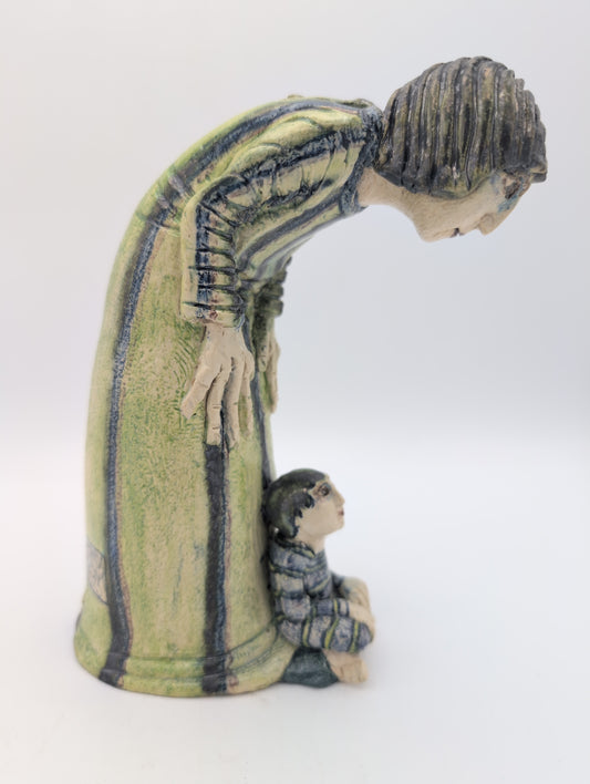 "Hello baby" ceramic sculpture