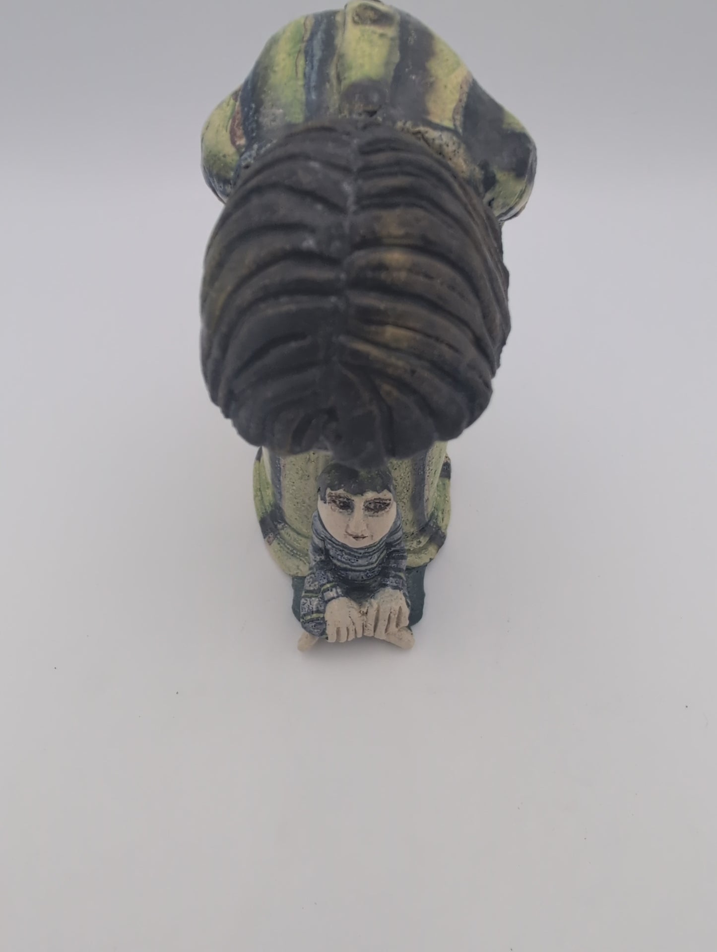 "Hello baby" ceramic sculpture