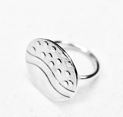 Silver 'meander' disc ring