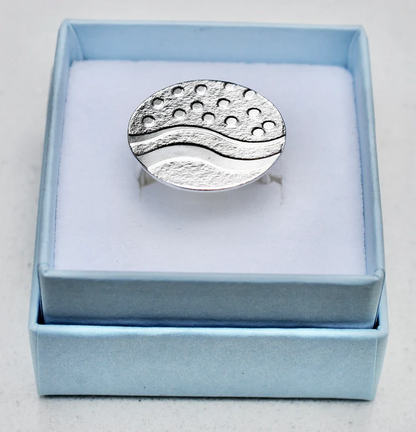 Silver 'meander' disc ring