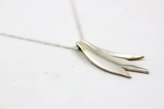 'Flow' silver necklace