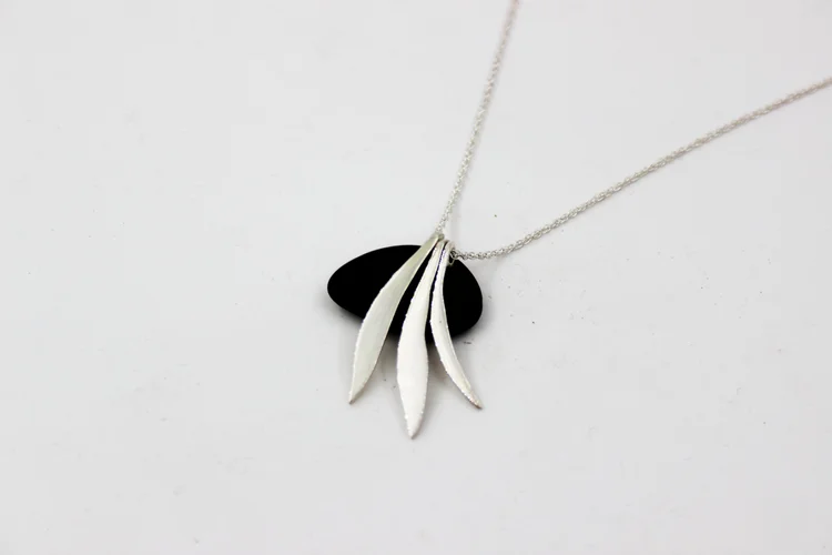 'Flow' silver necklace