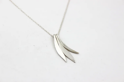 'Flow' silver necklace