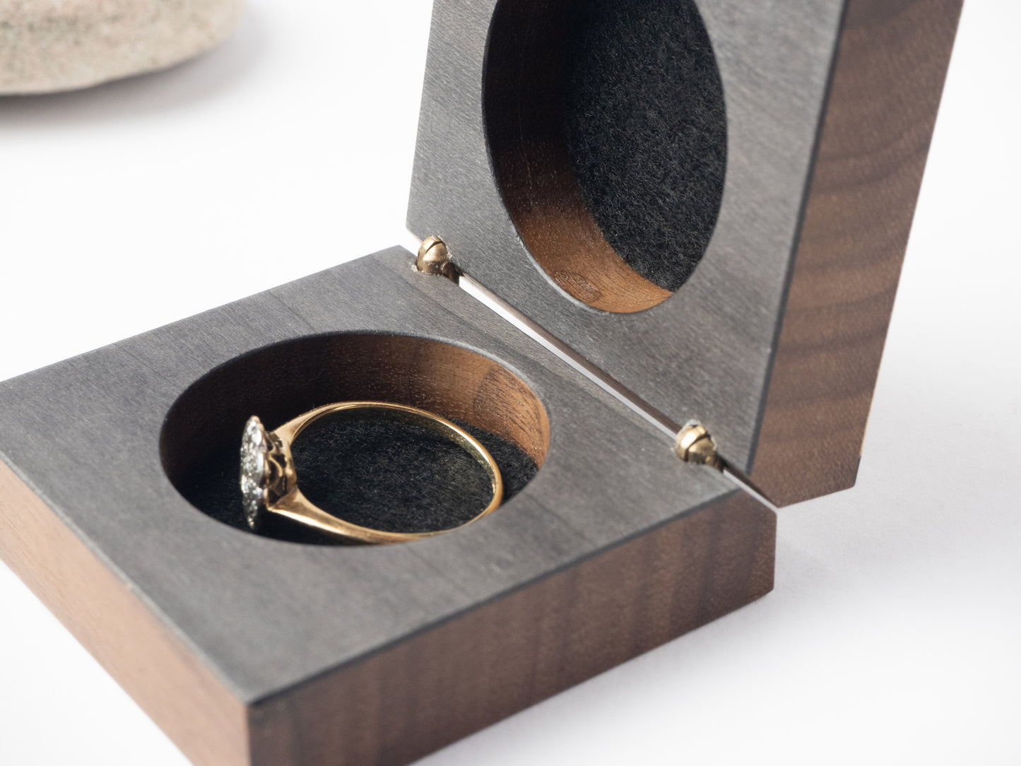 Helia Single Ring Box 1