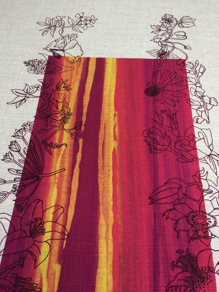 Linen table runner - flowers