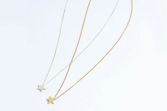Silver mini star necklace