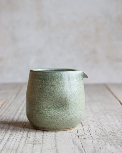 Stoneware dimple pourer