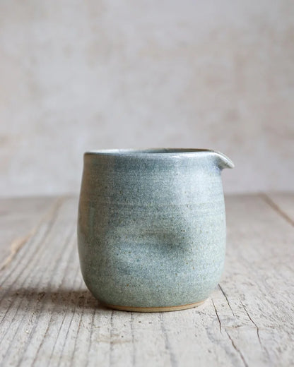 Stoneware dimple pourer