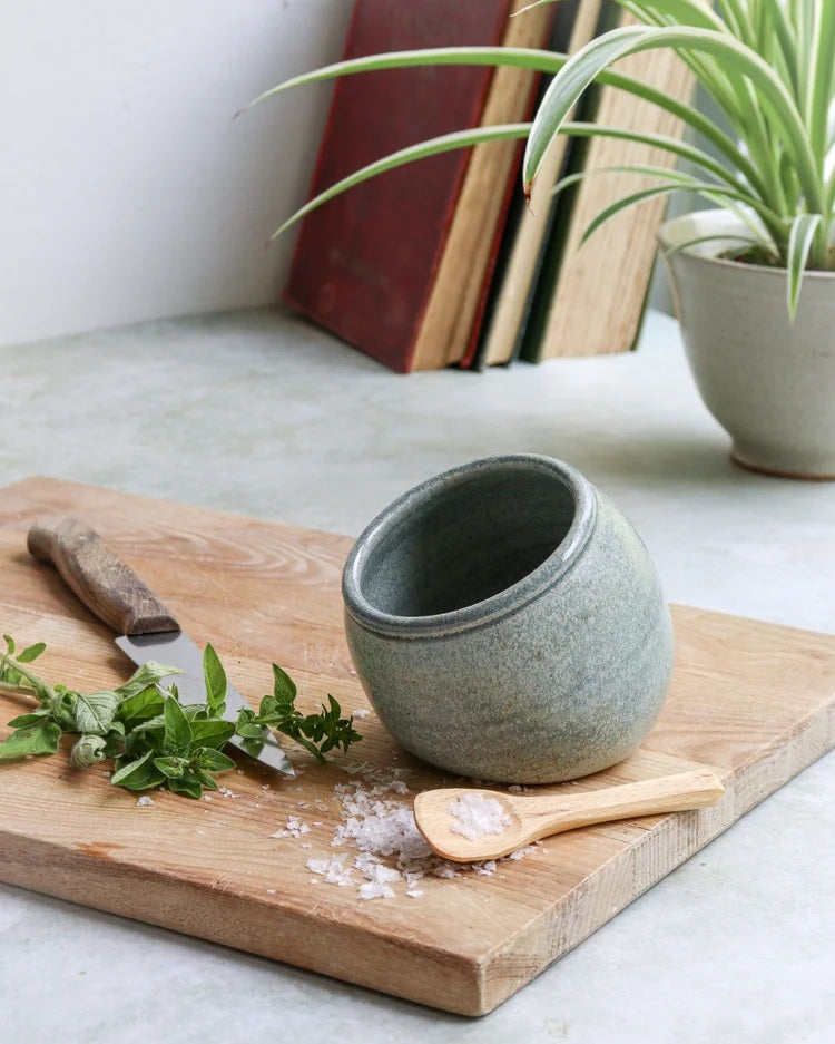 Stoneware salt pig