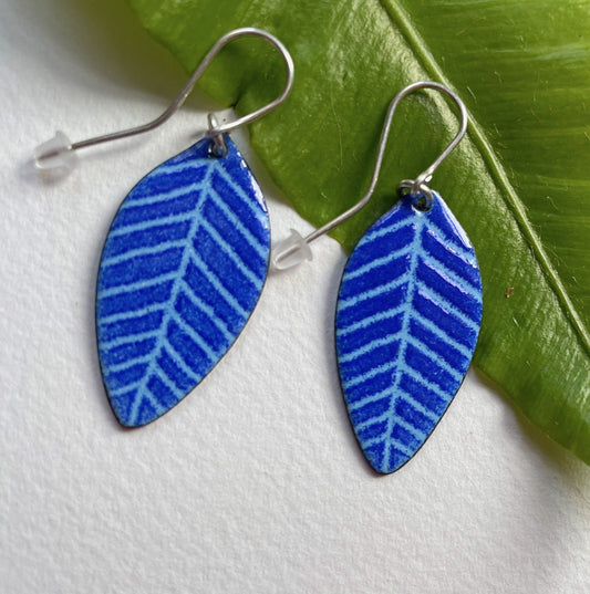 Enamel leaf earrings - medium