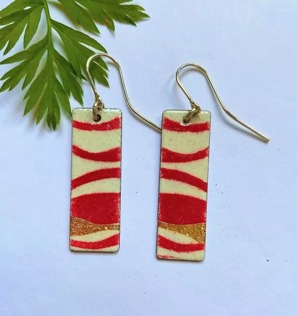 Enamel rectangular earrings - red