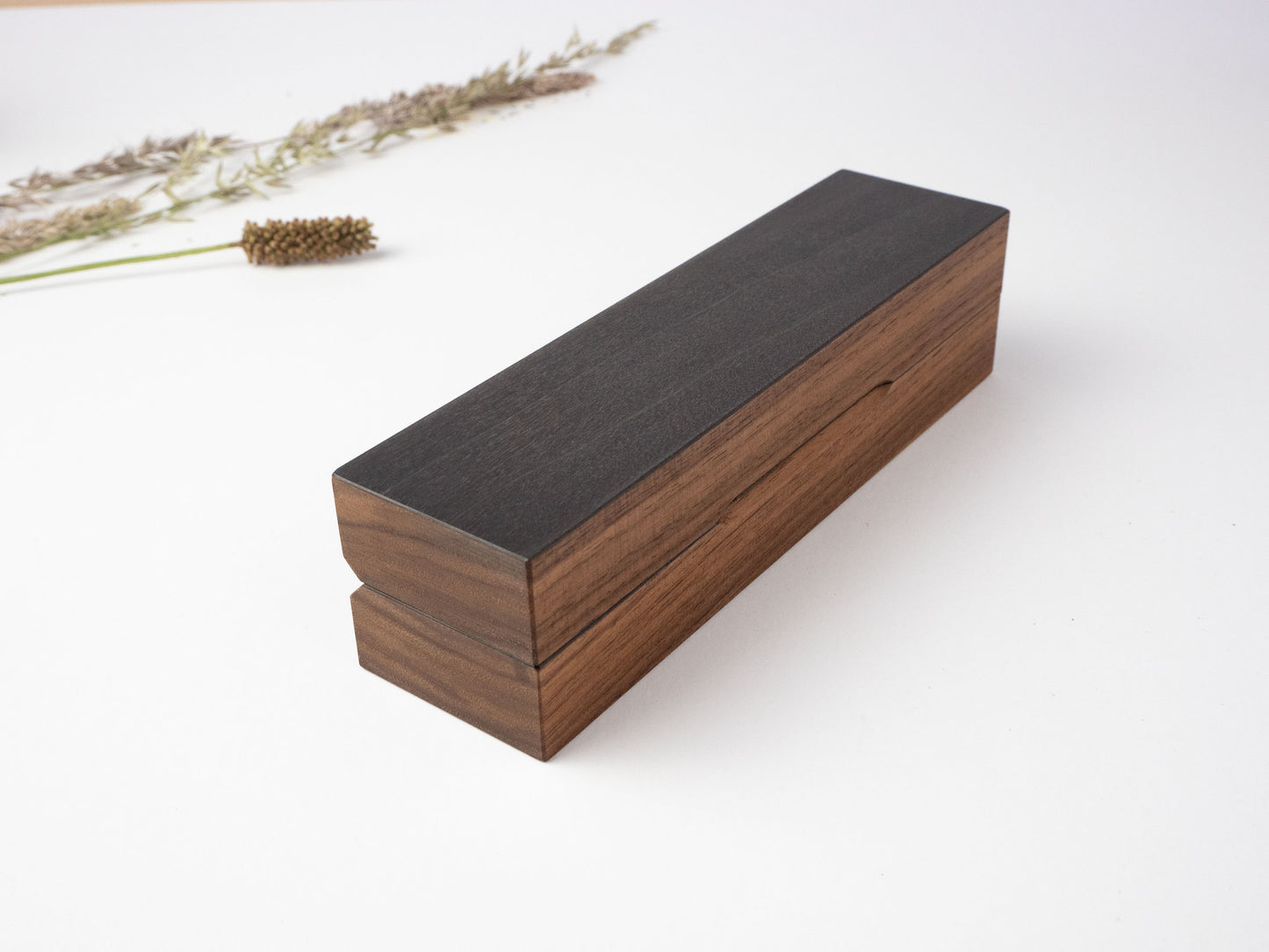 Vega Ring Holder 1