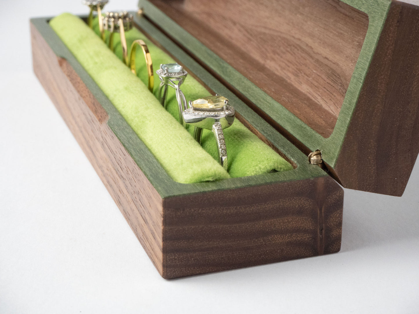 Vega Ring Holder 2