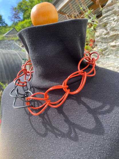 Russet and Black Link Neklis