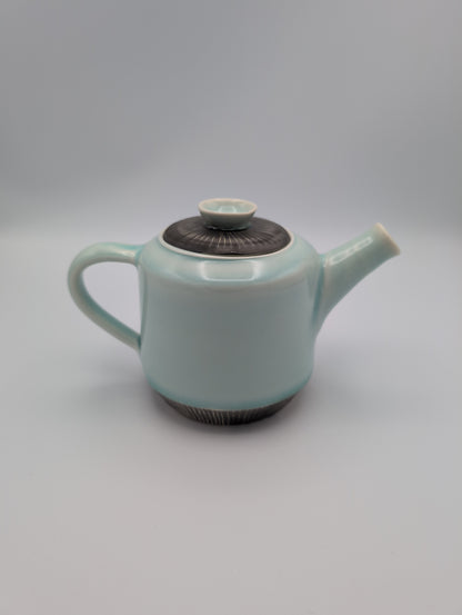 Seagreeen Sgraffito Teapot