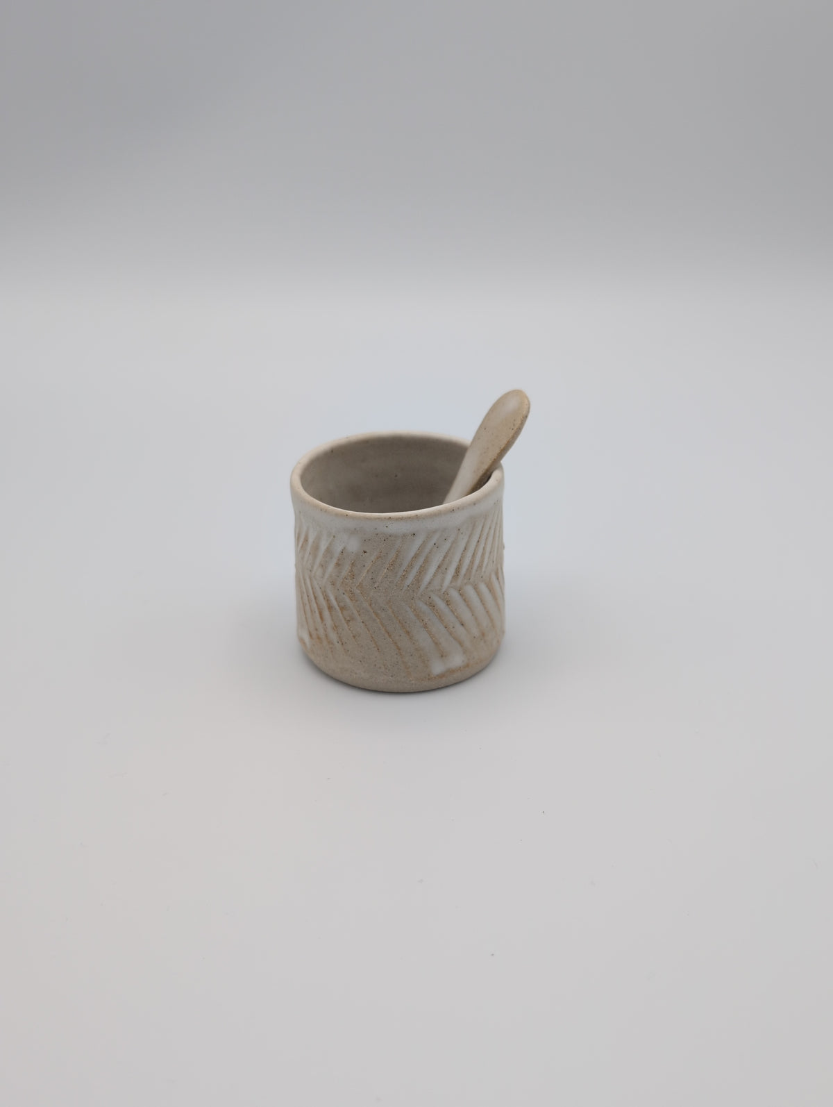 Carve Tiny Pot And Spoon Set