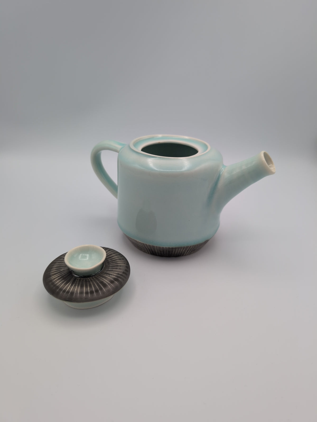 Seagreeen Sgraffito Teapot