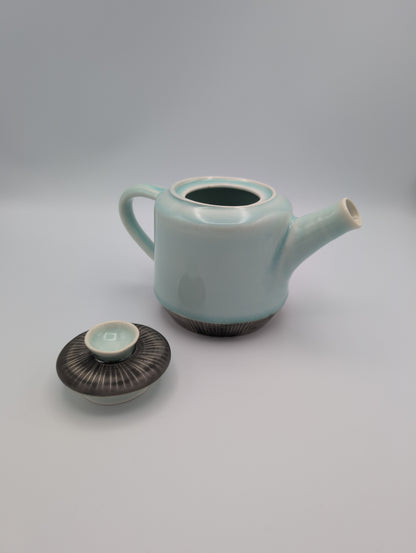Seagreeen Sgraffito Teapot