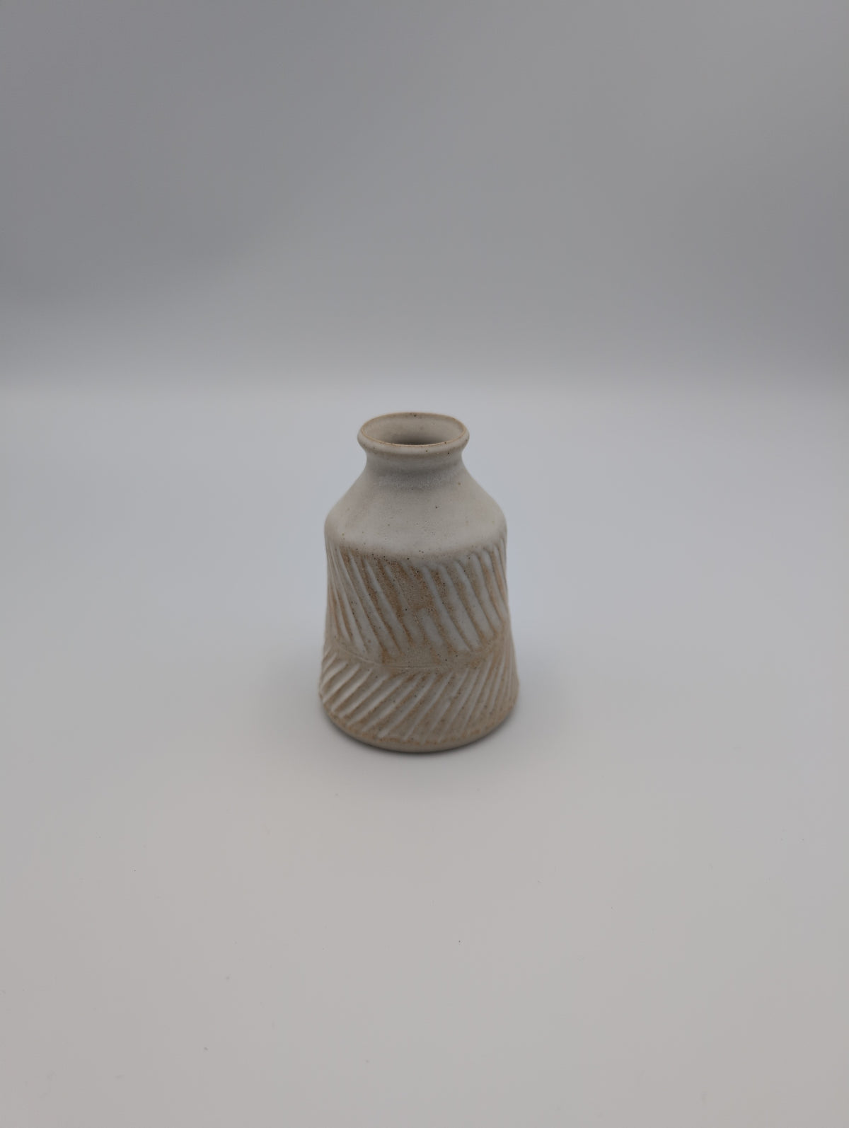 Carve Small Bottle Vase