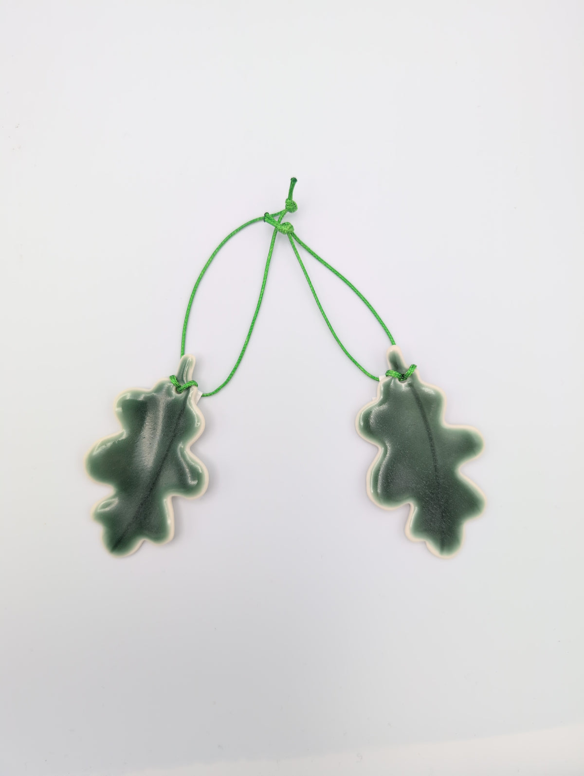 Porcelain Oak Leaf Decoration