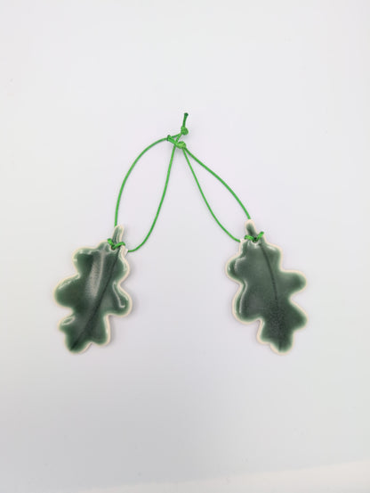 Porcelain Oak Leaf Decoration