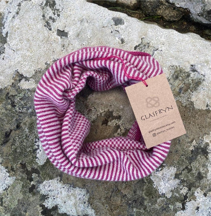 Knitted Cowl - Beetroot