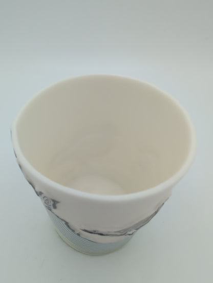 Porcelain beaker coloured lines bird