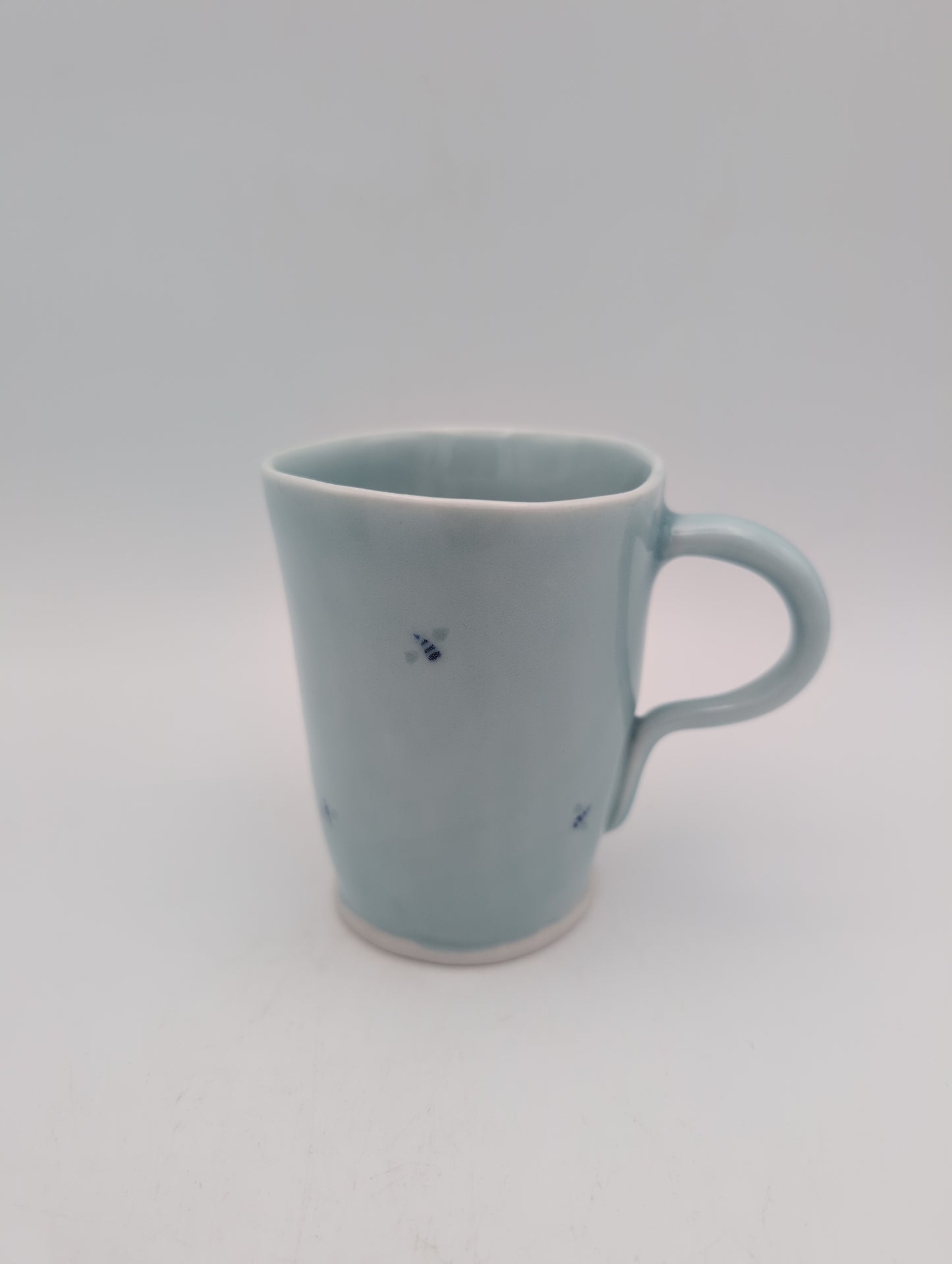 Porcelain bees mug