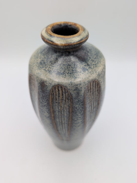 Straight fluted bottle
