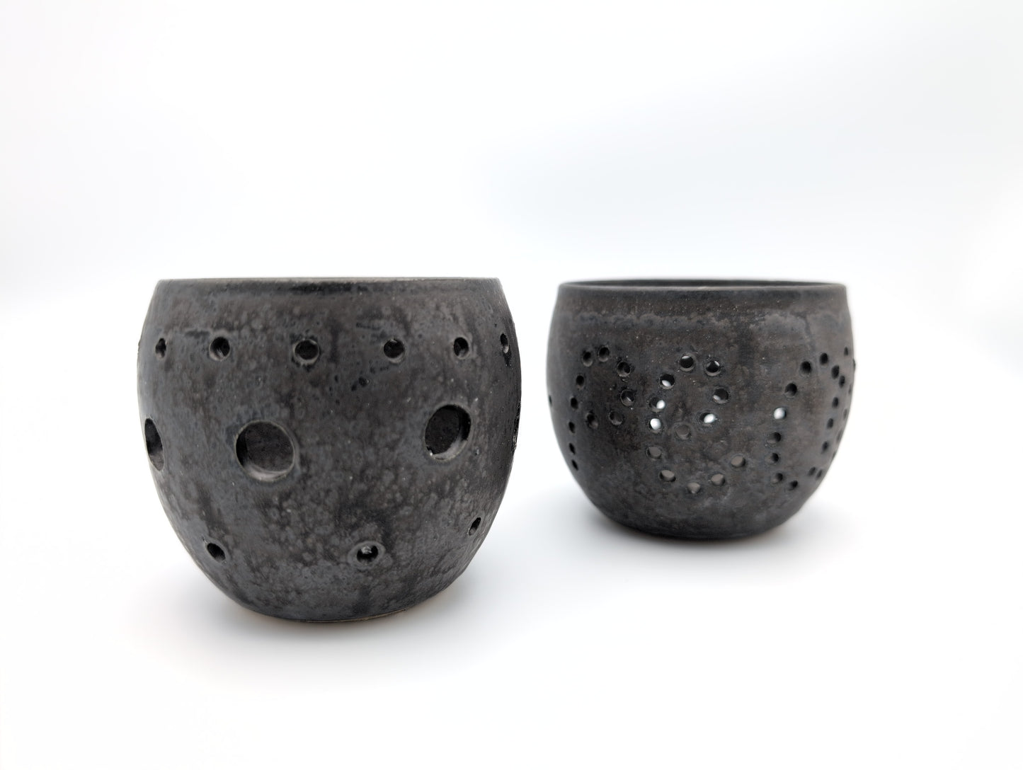 Stoneware tealight holder