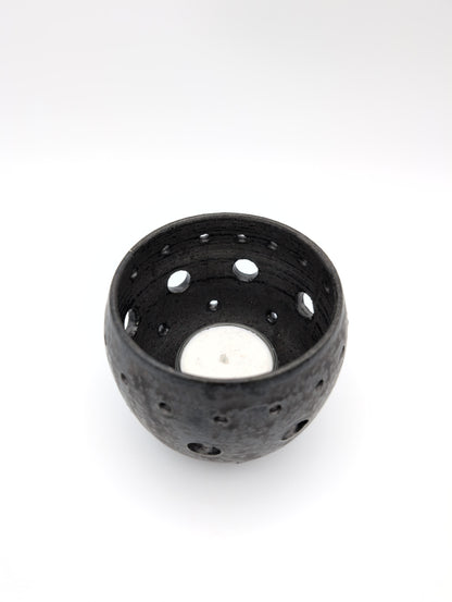 Stoneware tealight holder