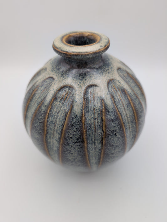 Round fluted bottle