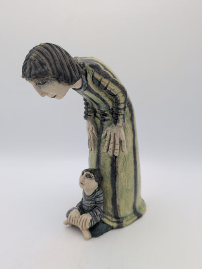 "Hello baby" ceramic sculpture
