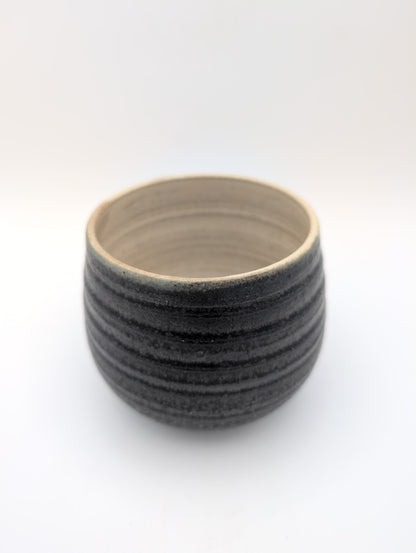 Stoneware round tea bowl