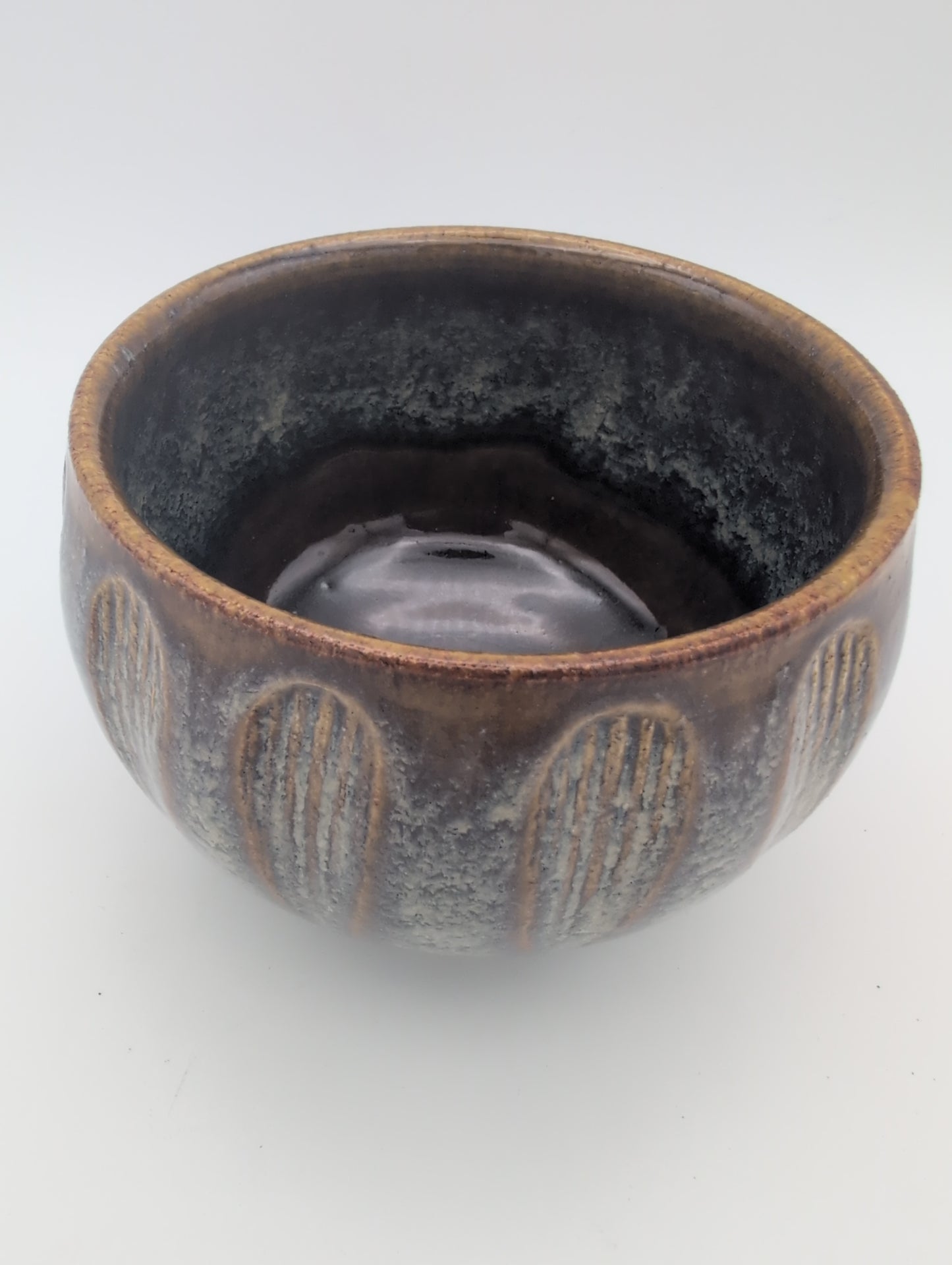 Fluted bowl