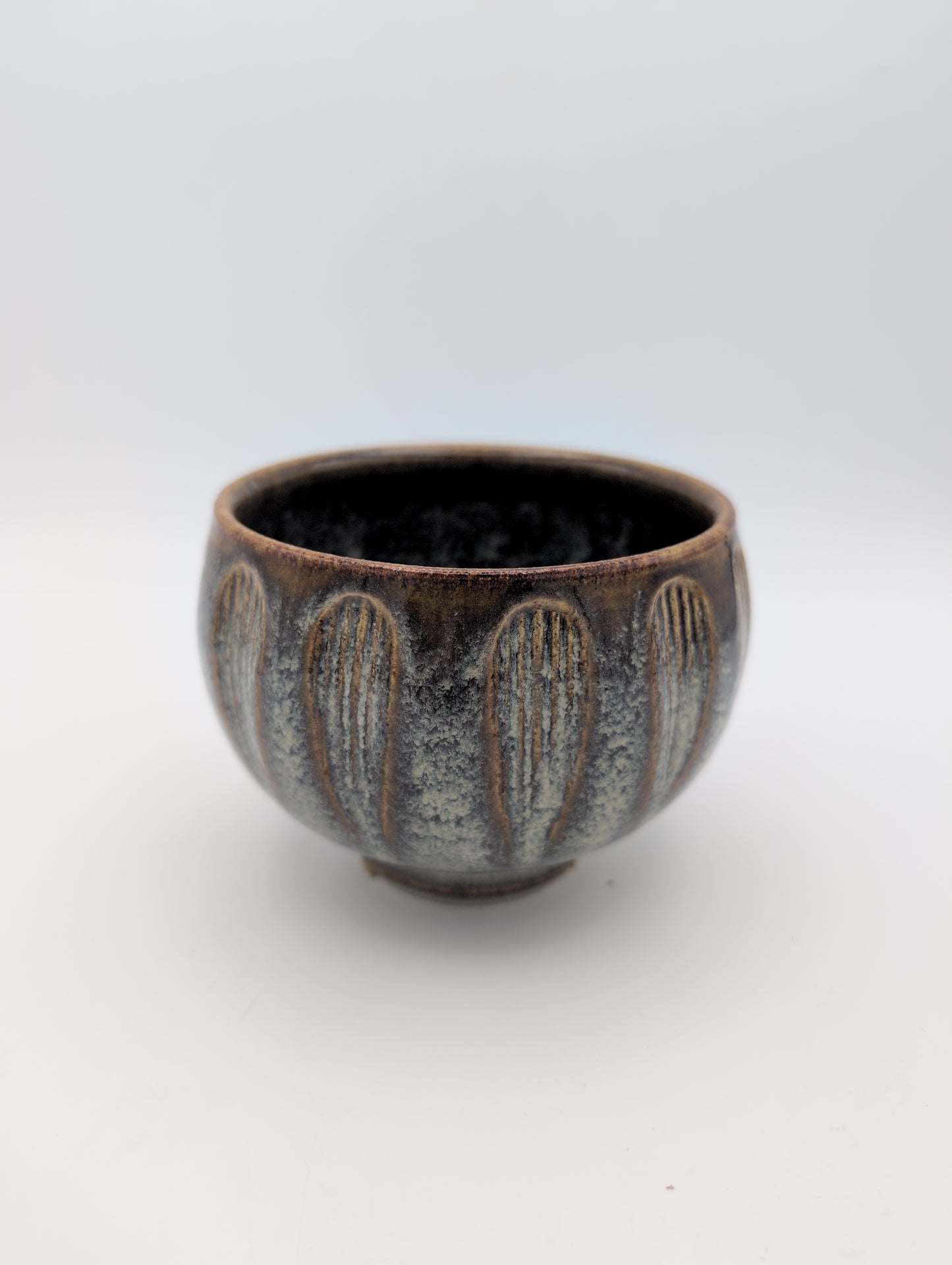 Fluted bowl