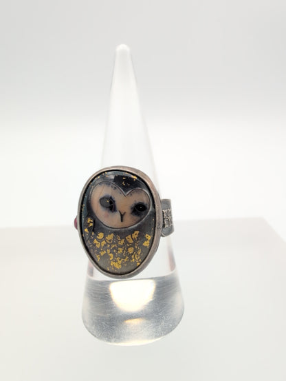 Enamel owl ring with spinel