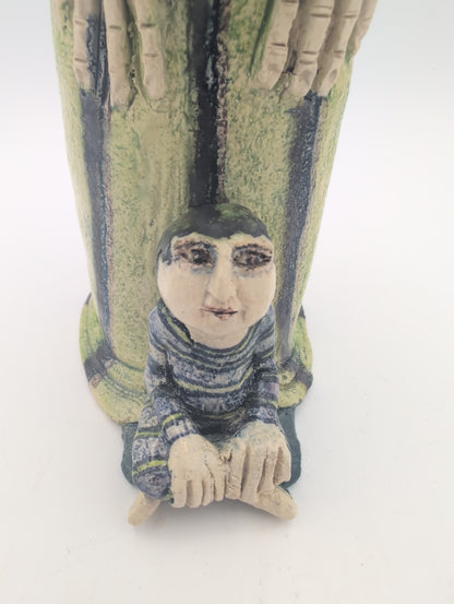 "Hello baby" ceramic sculpture