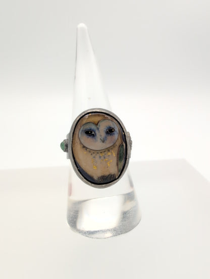 Enamel owl ring with emerald
