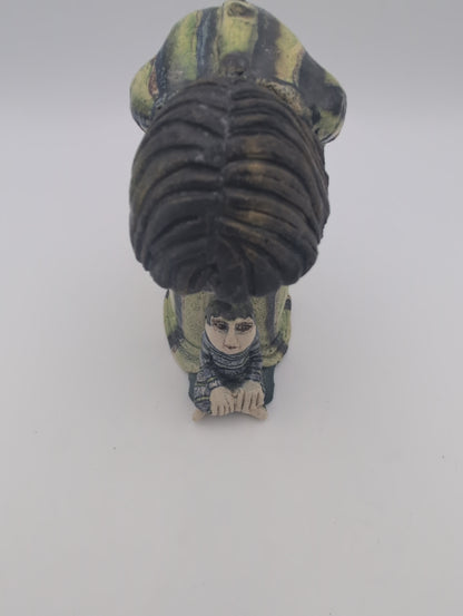 "Hello baby" ceramic sculpture