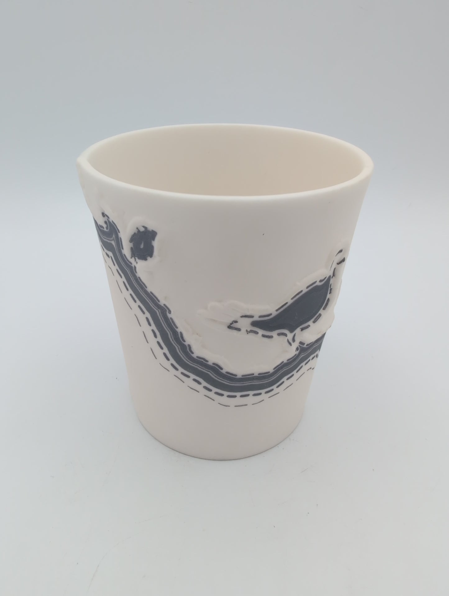Porcelain beaker black bird