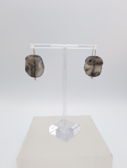 Wavy agate earring