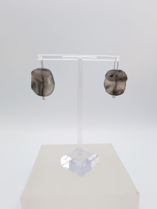 Wavy agate earring